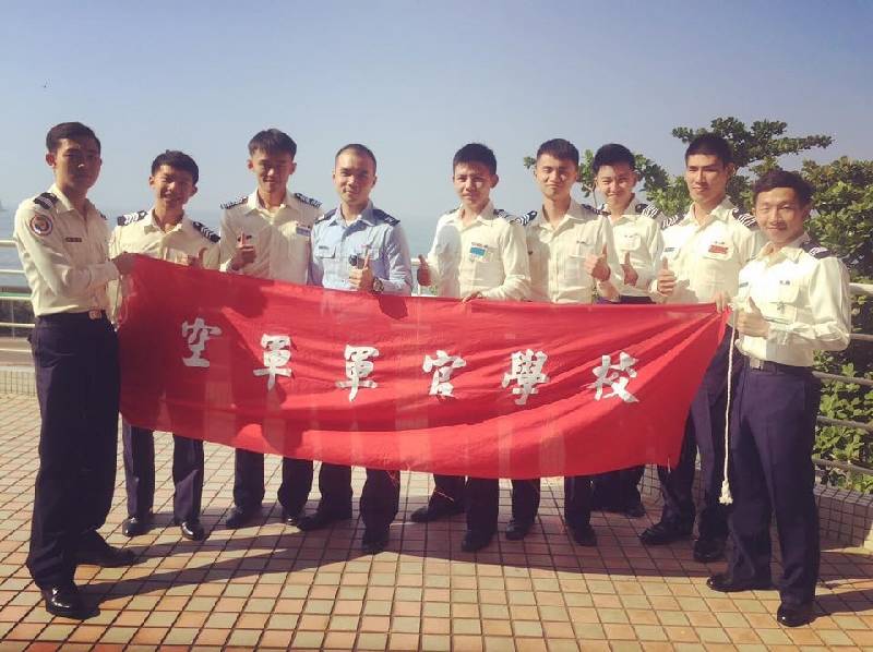 航管系師生參加「第三屆華孫盃文武青年辯論賽」