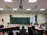 本校學生與陸軍官校學生進行辯論