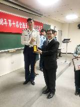本校受獎代表與台灣專案管理學會理事長合影